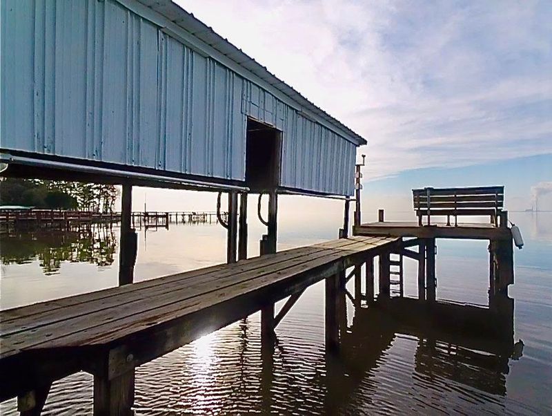 317 Lake Moultrie Dr, Bonneau, SC 29431