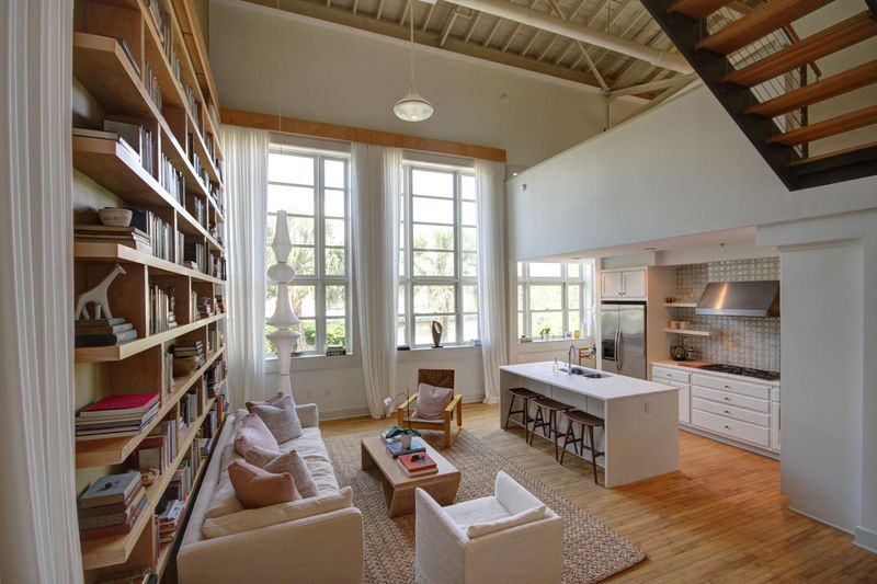3 Chisolm St #404, Charleston, SC 29401