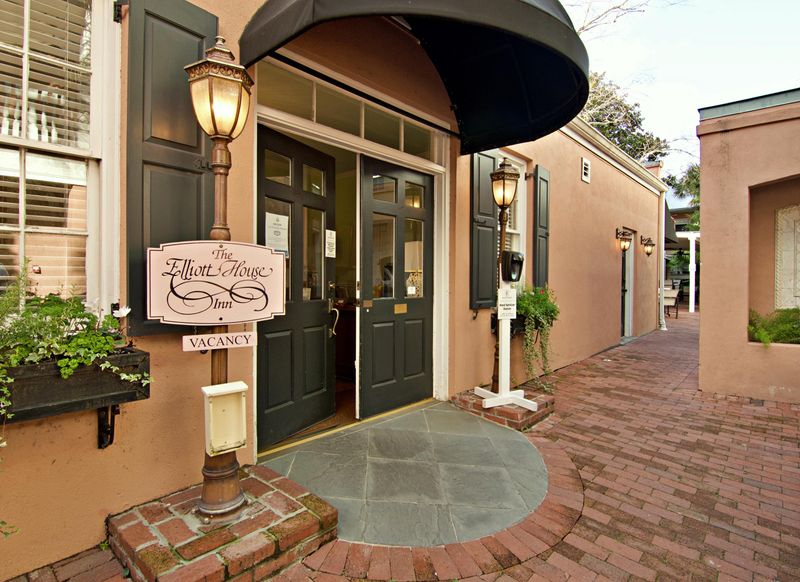 78 Queen St #24, Charleston, SC 29401