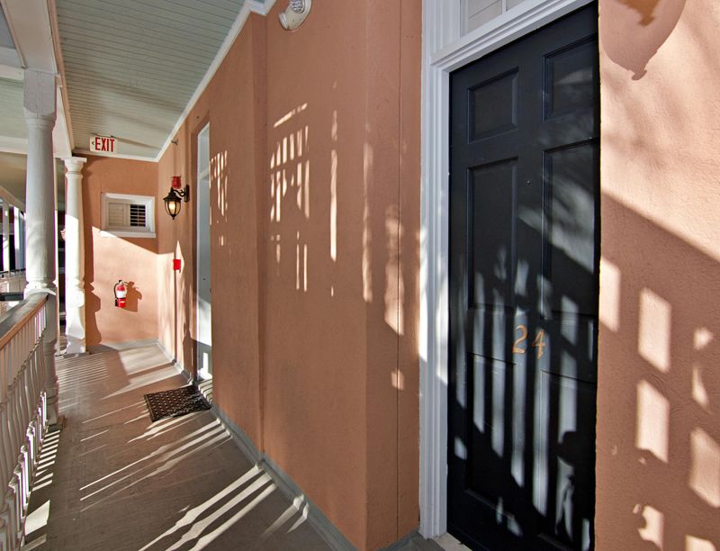 78 Queen St #24, Charleston, SC 29401
