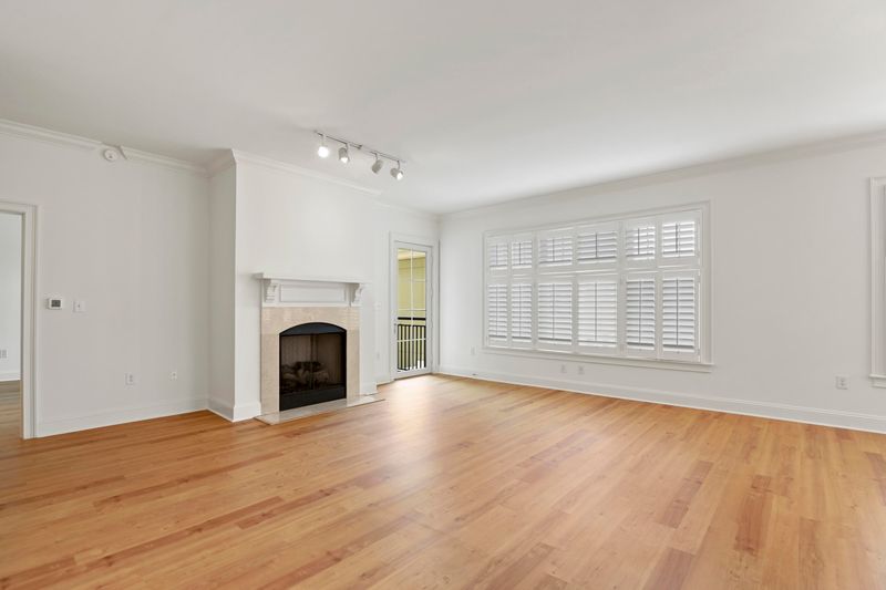 498 Albemarle Rd #307, Charleston, SC 29407