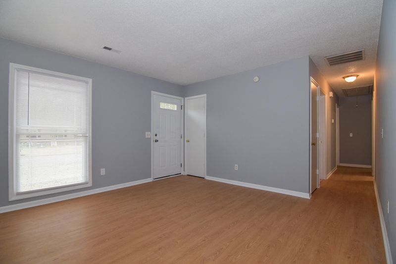 111 Red Cedar Dr, Goose Creek, SC 29445