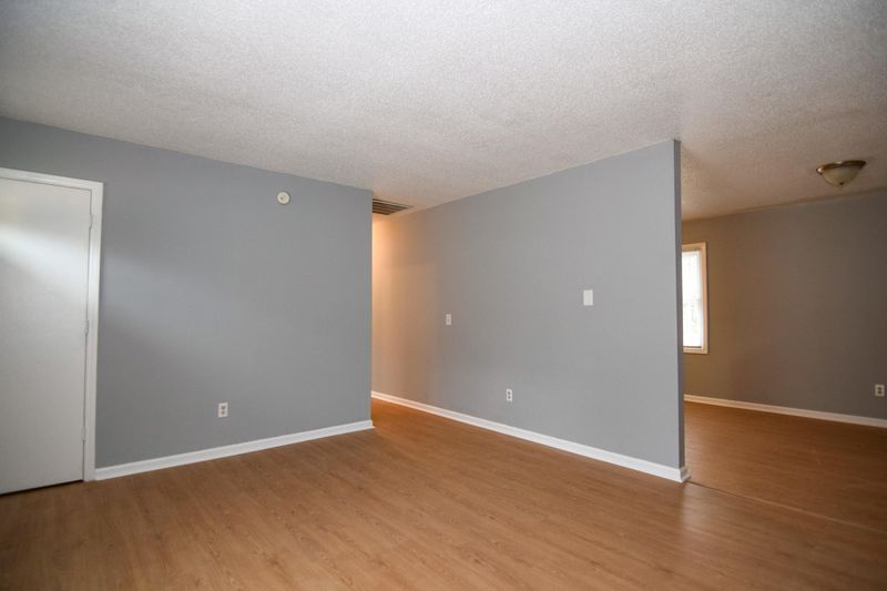 111 Red Cedar Dr, Goose Creek, SC 29445
