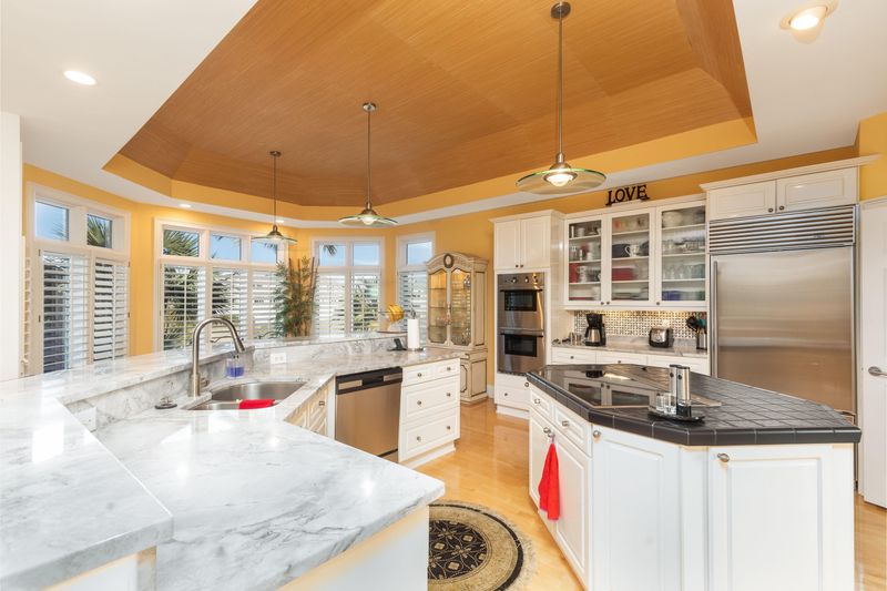 71 Ocean Point Dr, Isle Of Palms, SC 29451