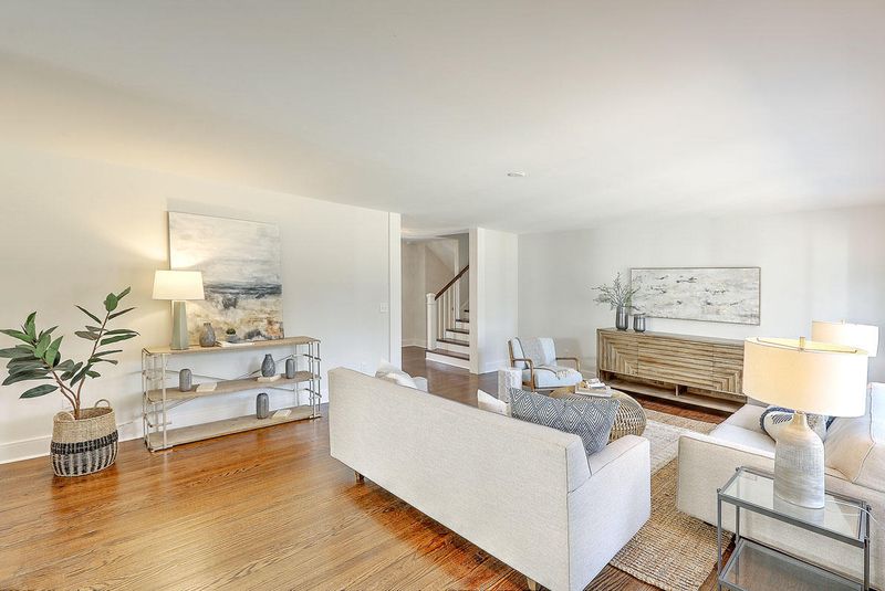 10 Yeamans Rd, Charleston, SC 29407