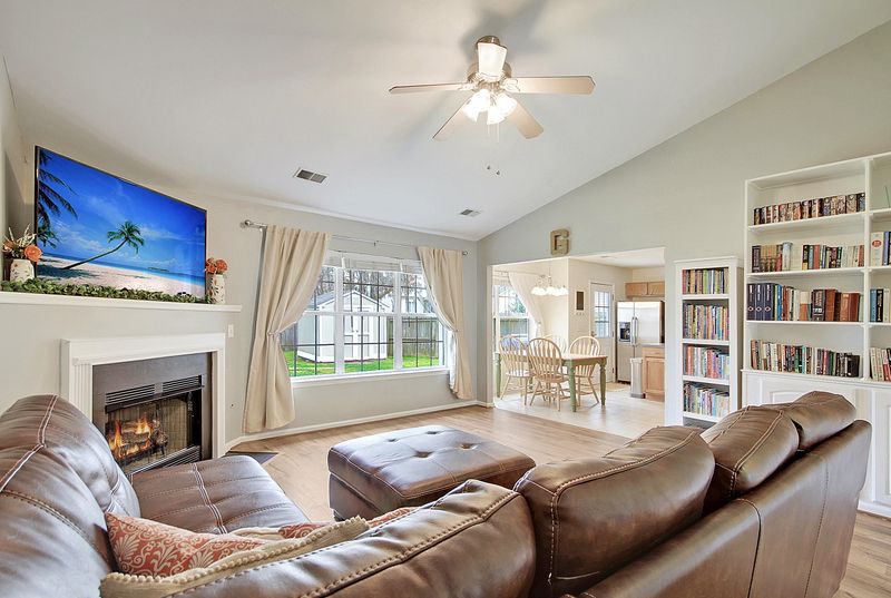 613 Hainesworth Dr, Charleston, SC 29414