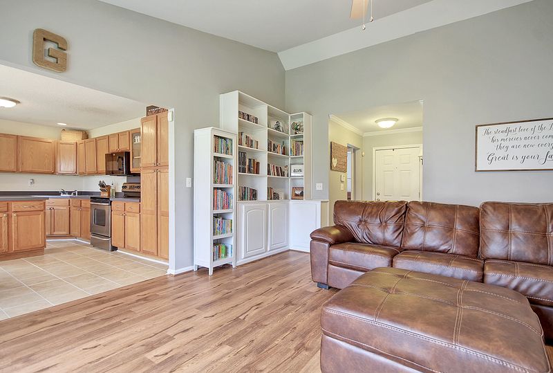 613 Hainesworth Dr, Charleston, SC 29414