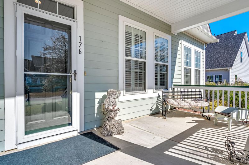 176 Carolinian Dr, Summerville, SC 29485