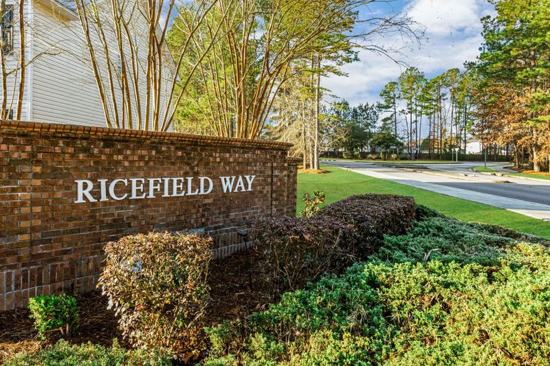 122 Harvest Moon Rd, Moncks Corner, SC 29461