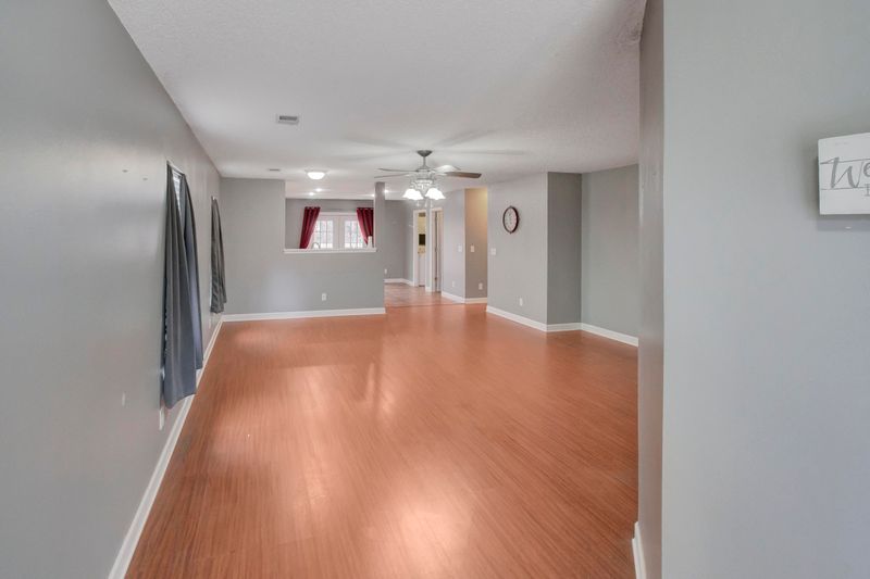 7908 Long Shadow Ln, North Charleston, SC 29406