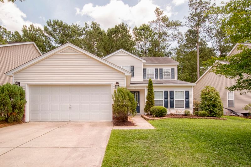 302 Breckingridge Dr, Ladson, SC 29456