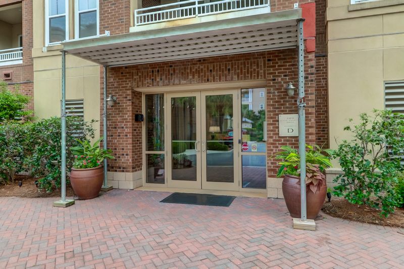 200 River Landing Dr #D 105, Charleston, SC 29492