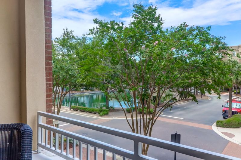 200 River Landing Dr #D 105, Charleston, SC 29492