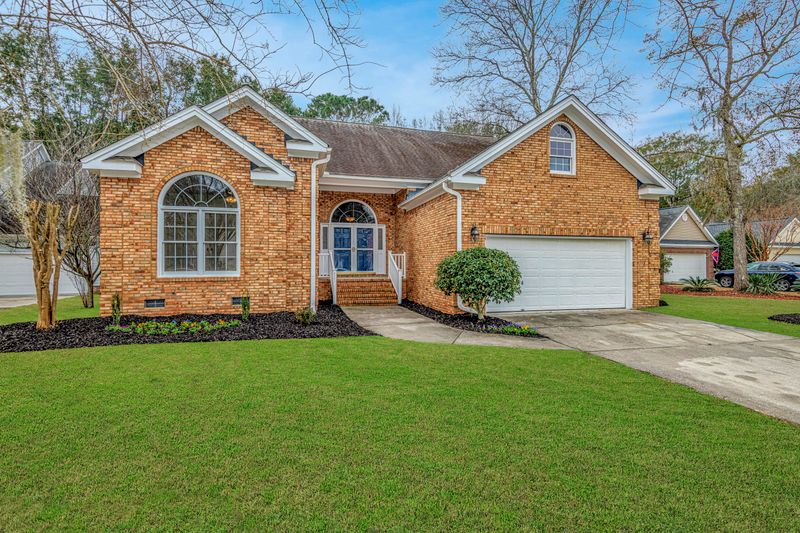 3221 Heathland Way, Mount Pleasant, SC 29466