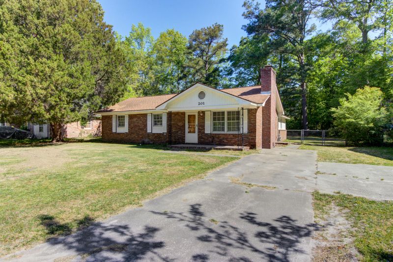 201 Carmon St, Summerville, SC 29485