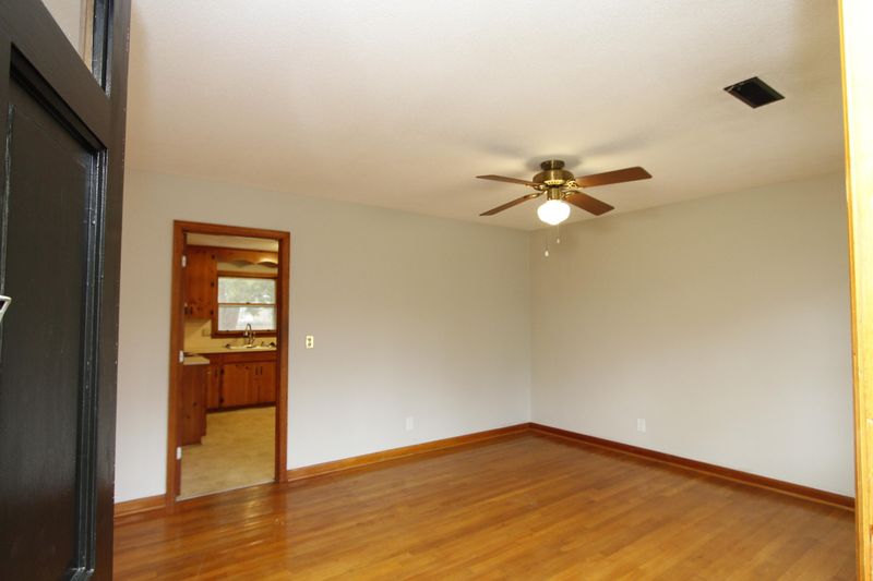 20 Elmora Ave, Goose Creek, SC 29445