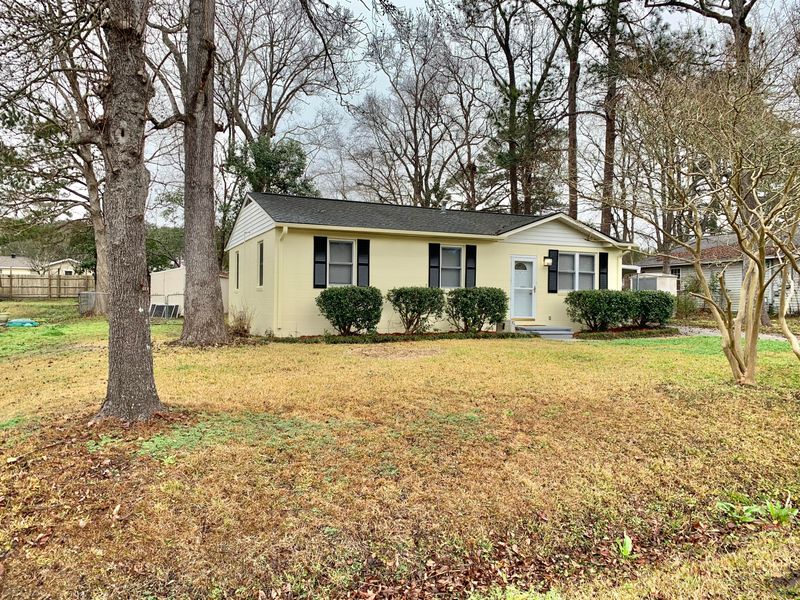 220 Dogwood Ave, Goose Creek, SC 29445