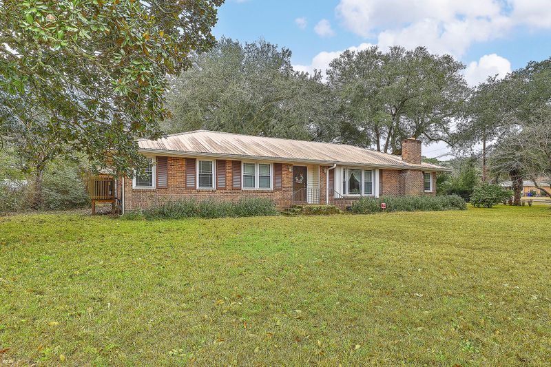 922 Stiles Dr, Charleston, SC 29412