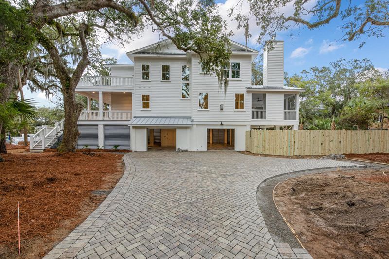109 Forest Trl, Isle Of Palms, SC 29451