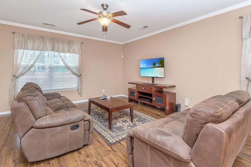 8019 Hyannis Ct, North Charleston, SC 29420