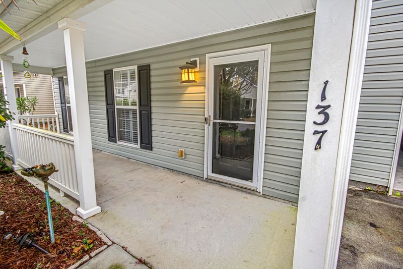 137 Trickle Dr, Summerville, SC 29483