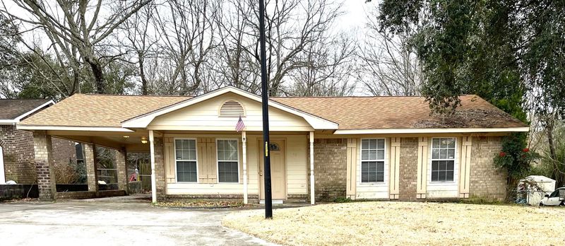 15 Burnt Mills Rd, Goose Creek, SC 29445
