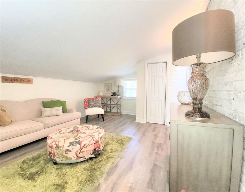 1216 Springhill Rd, Hanahan, SC 29410