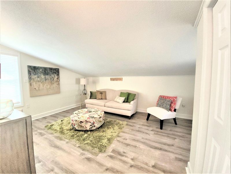 1216 Springhill Rd, Hanahan, SC 29410