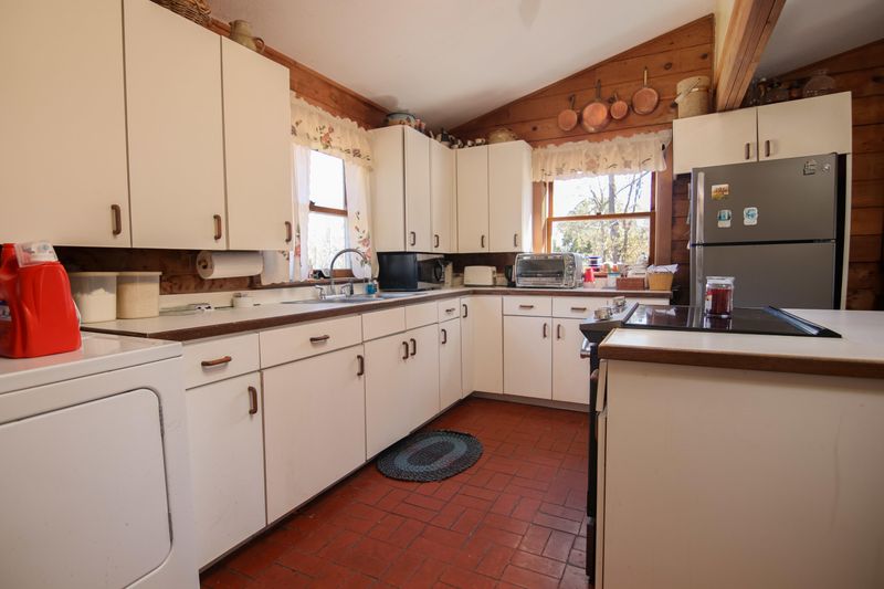 5575 Church Flats Rd, Meggett, SC 29449