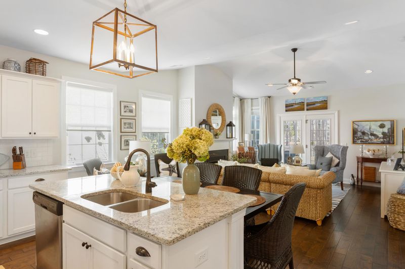 5341 Birdie Ln, Hollywood, SC 29449