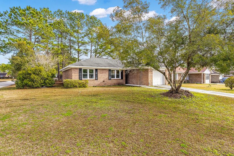 7640 Corley Dr, North Charleston, SC 29418