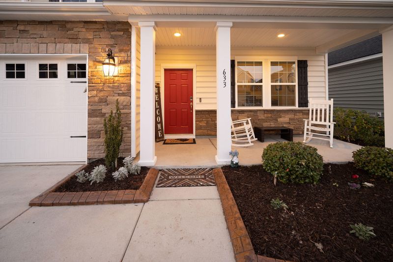 633 Redbud Ln, Summerville, SC 29486
