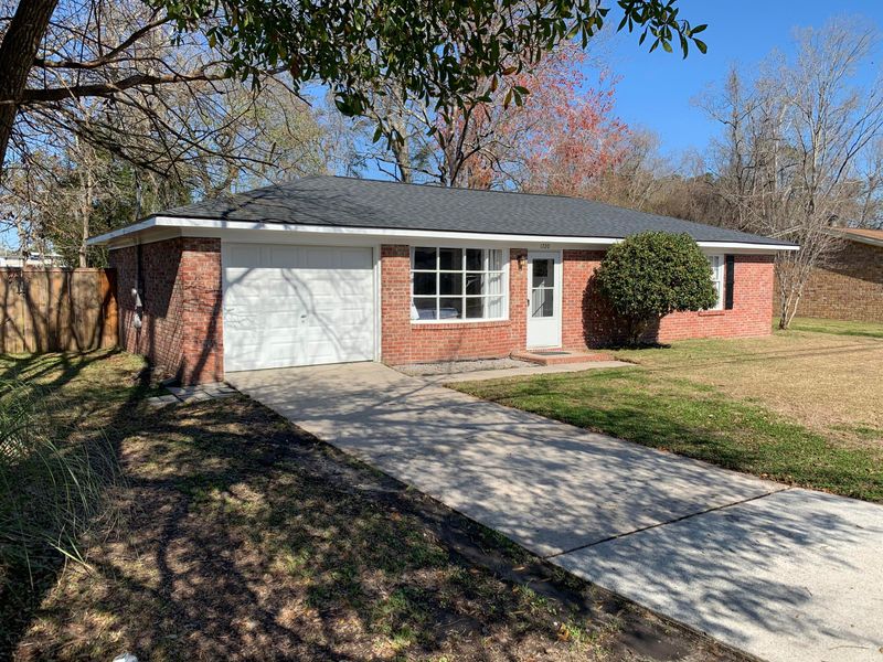 1720 Boone Hall Dr, Charleston, SC 29407