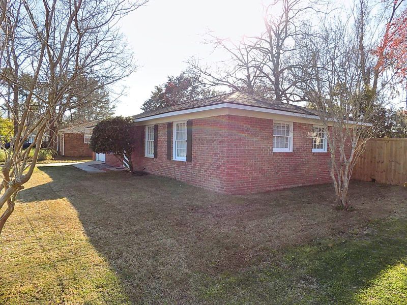 1720 Boone Hall Dr, Charleston, SC 29407