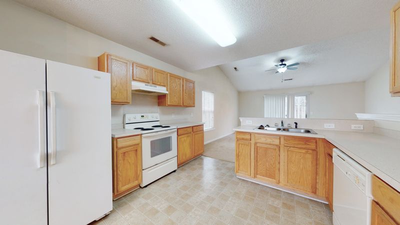 5217 Bristol St, Summerville, SC 29485