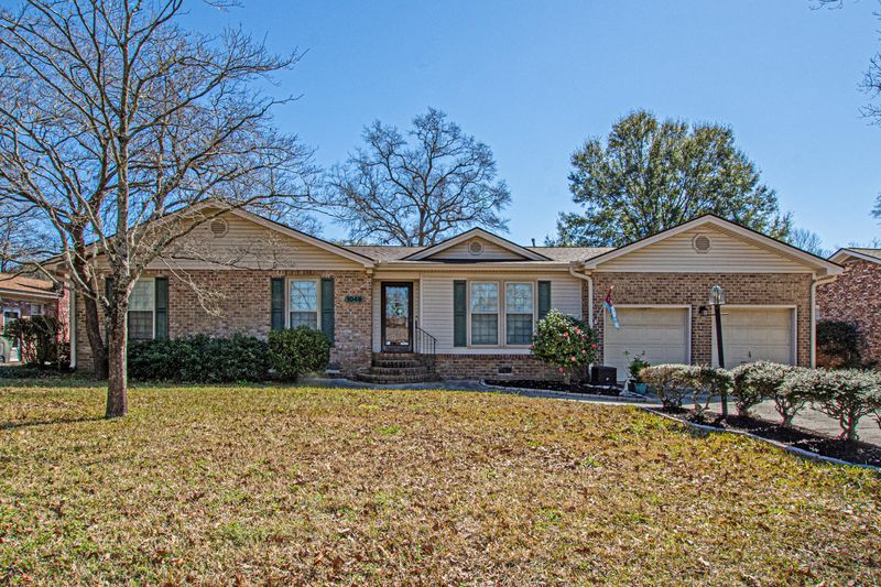 1049 Yeamans Hall Rd, Hanahan, SC 29410