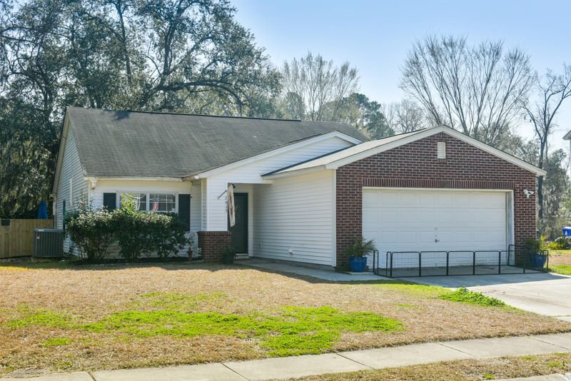 7915 Long Shadow Ln, North Charleston, SC 29406