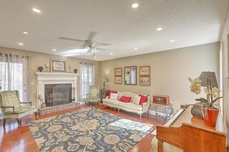 103 Limerick Cir, Summerville, SC 29483