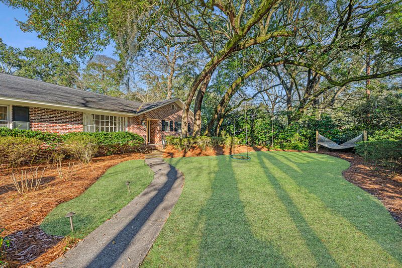 1426 Bedford Dr, Charleston, SC 29407