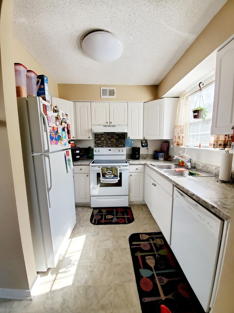 124 Luden Dr #D, Summerville, SC 29483