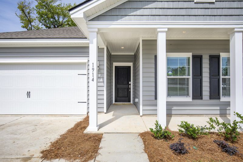 1914 Sweetfern Rd, Hanahan, SC 29410