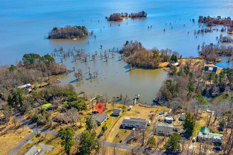 126 Eagle Point Rd, Cross, SC 29436