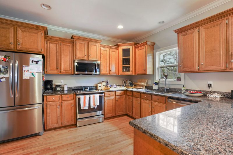 5529 Crescent View Dr, North Charleston, SC 29420