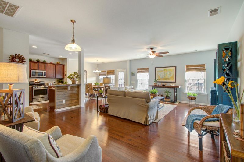 454 Whispering Breeze Ln, Summerville, SC 29486