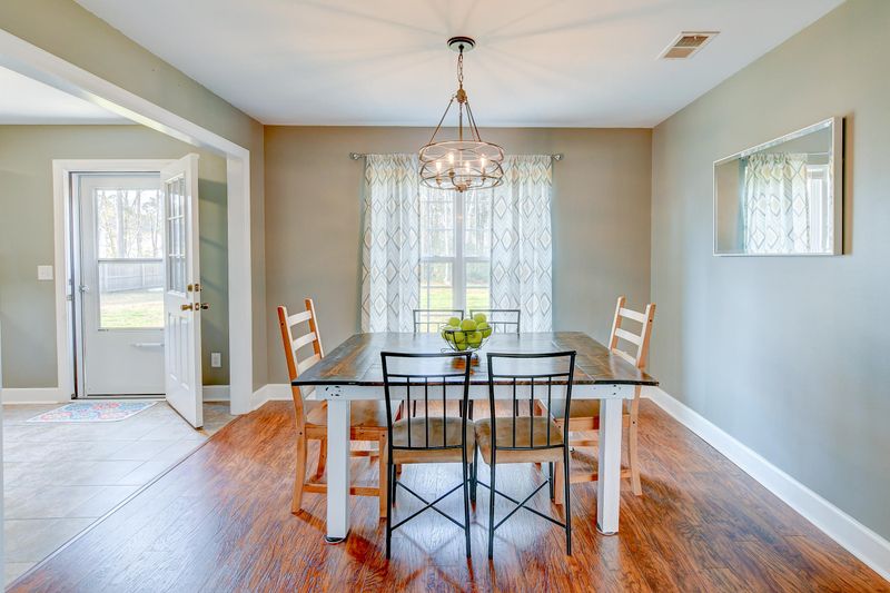 1564 Keswick Dr, Johns Island, SC 29455