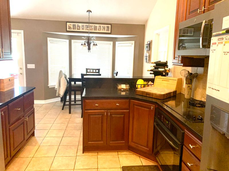 11 Lombardi Ln, Hanahan, SC 29410