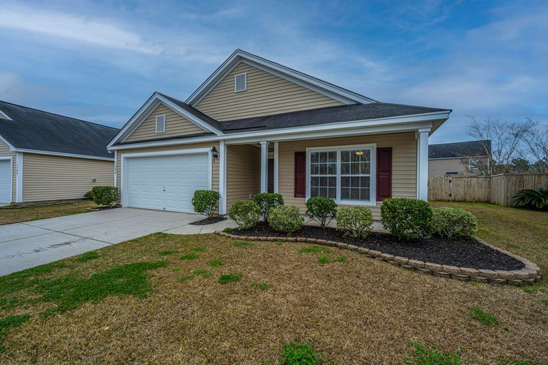 1304 Hibiscus Dr, Hanahan, SC 29410