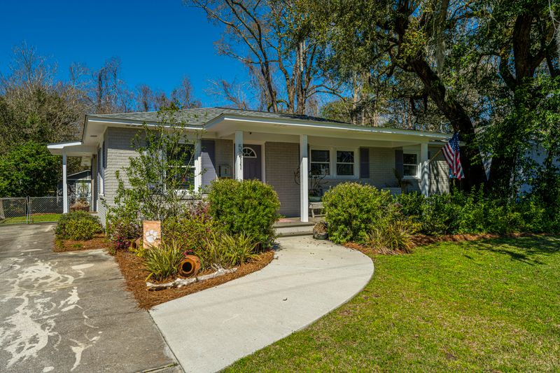 5211 E Dolphin St, North Charleston, SC 29405
