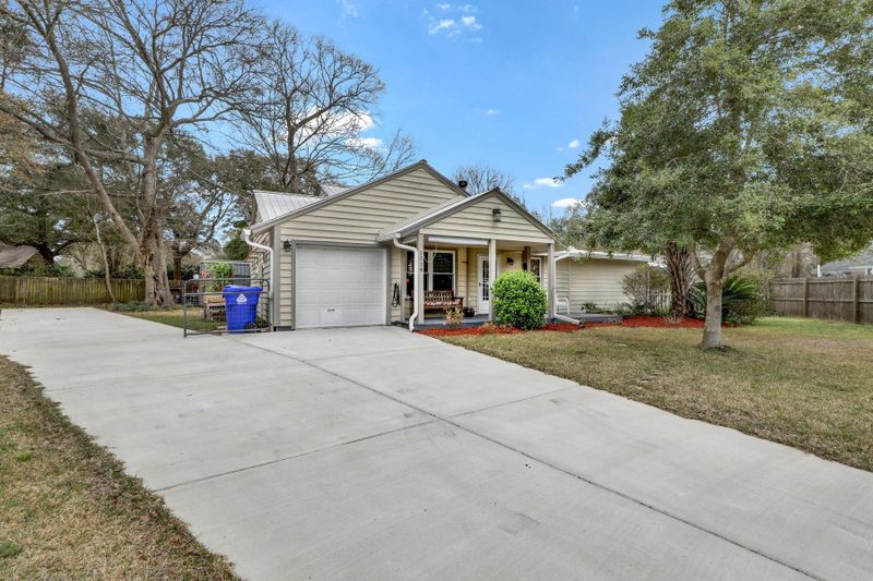 1114 Sexton Dr, Charleston, SC 29412