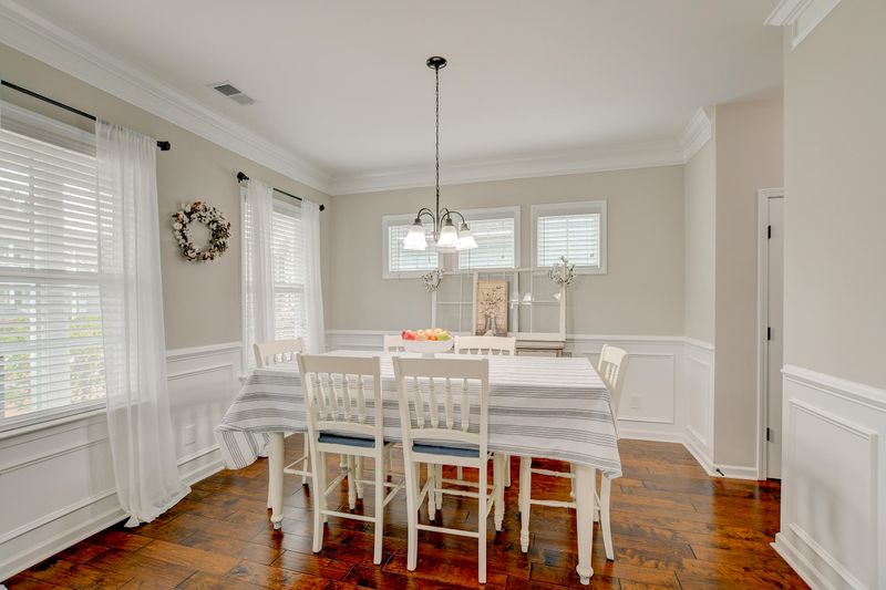 355 Whispering Breeze Ln, Summerville, SC 29486
